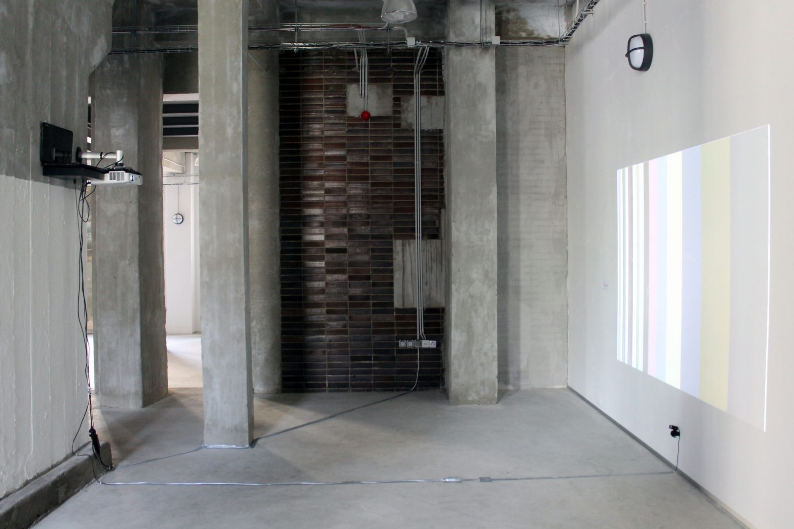 Andrea Uváčiková: Kódy, 2015, digitálna fotografia, video, software Lines (Pavel Vlašánek) – diplomová práca, ktorá bola vystavená v Dolní oblasti Vítkovice, Ostrava, Česko (foto: archív Andrea Uváčiková)