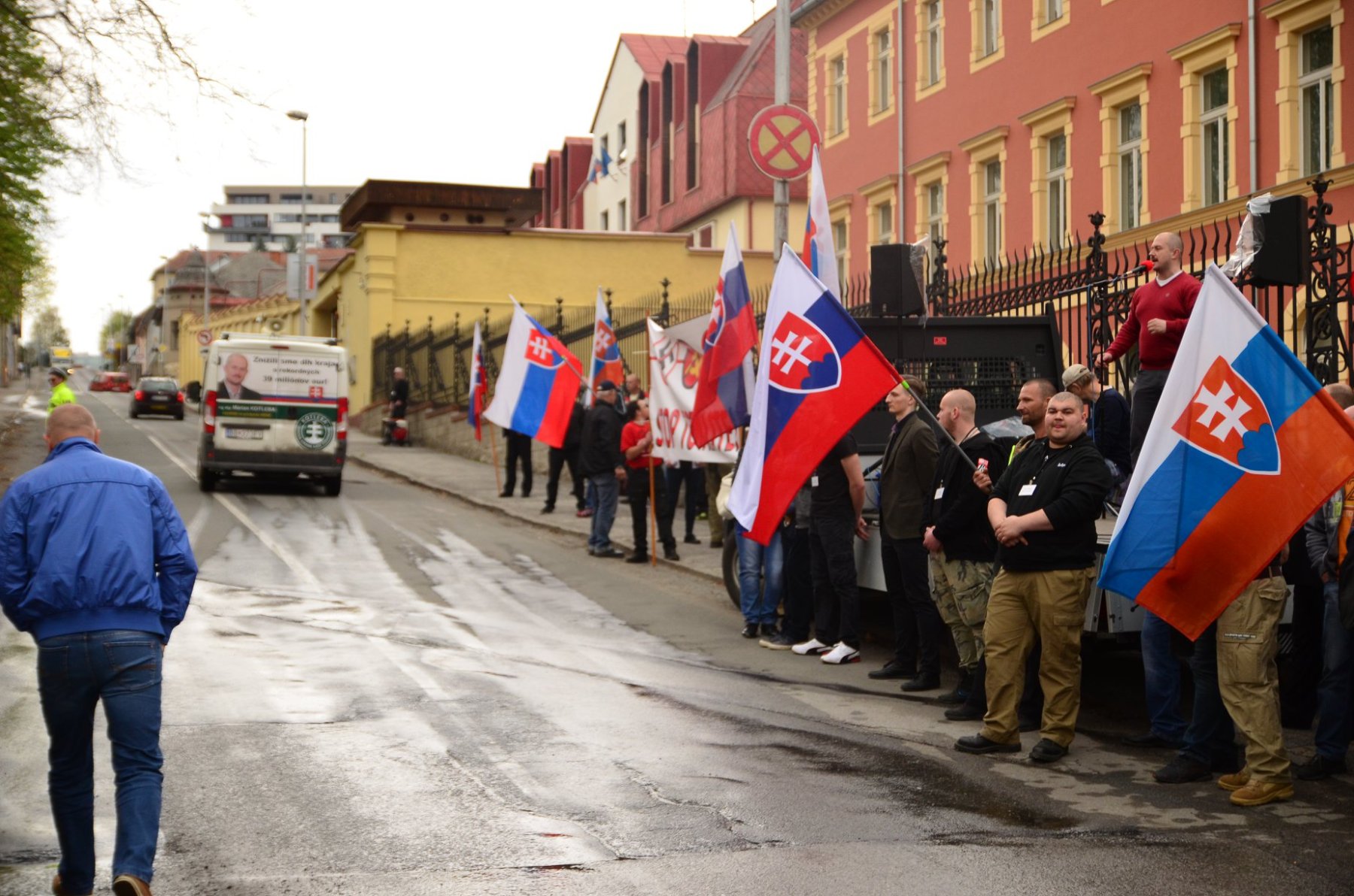 Verejné čítanie proti nenávisti, 16.4.2018, Banská Bystrica (foto: archív Gabriela Birošová)