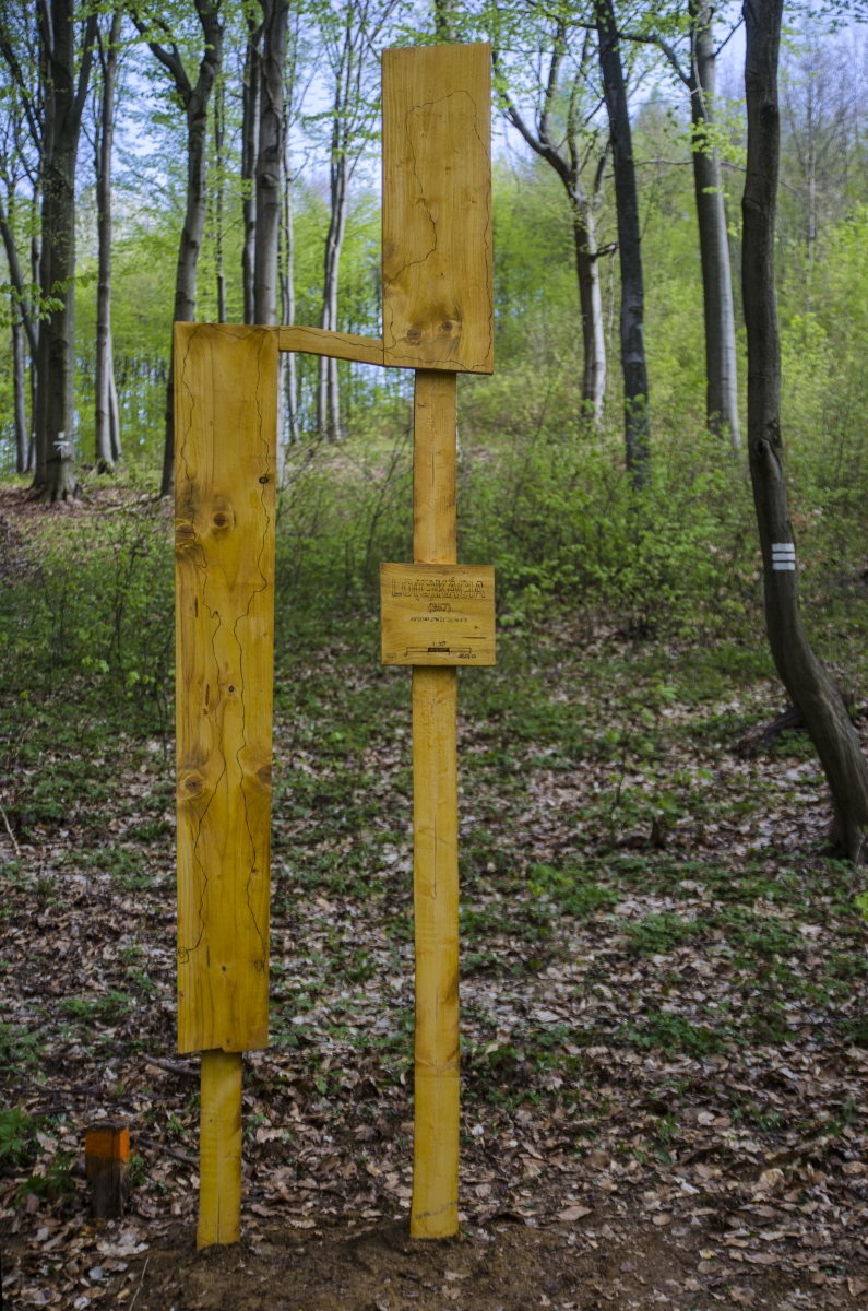 Lo(c)kácia, informačná tabuľa, 2021 (foto: archív Gabriela Birošová)