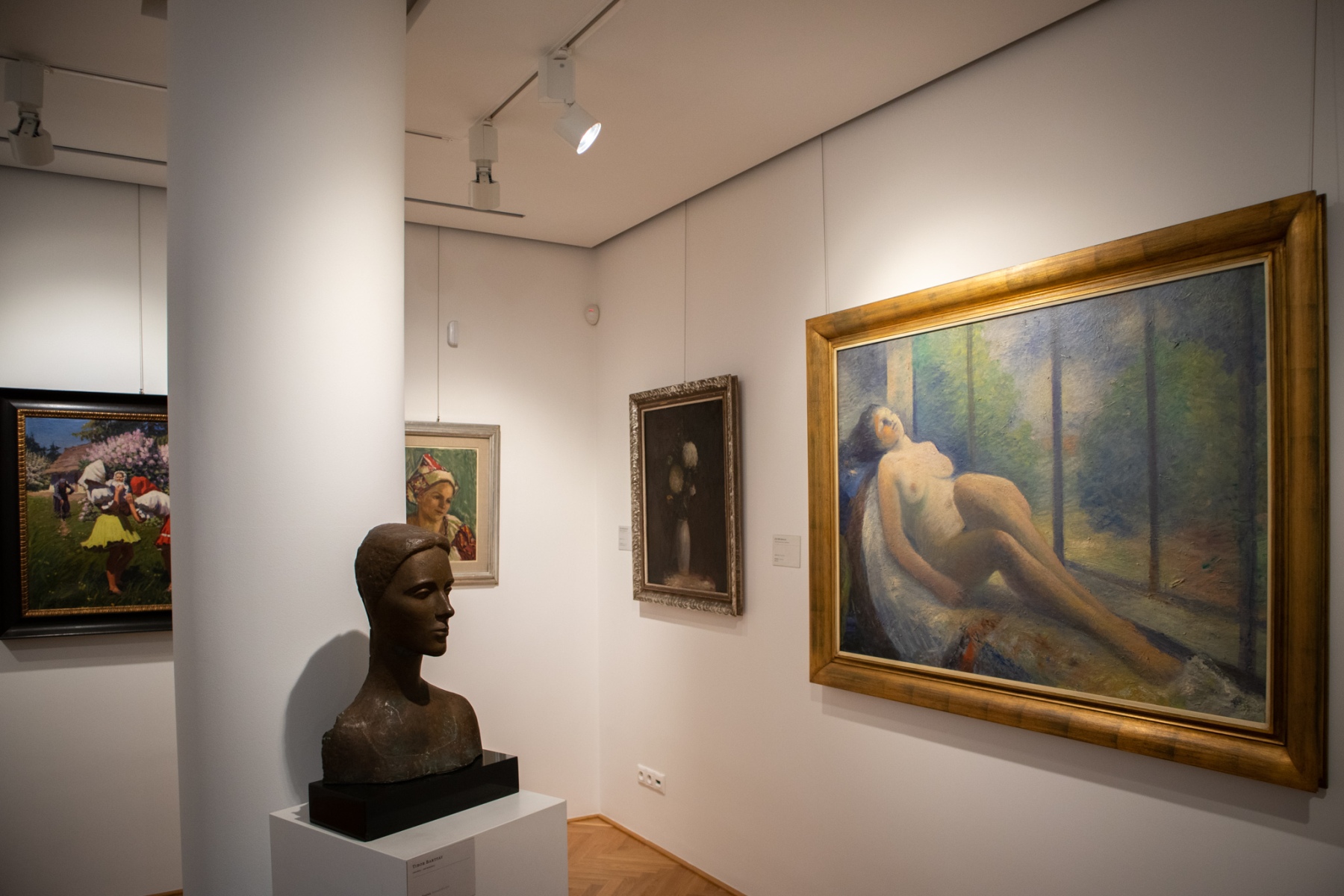 Diela v expozícii Výtvarná moderna Slovenska, 2021, Galéria Nedbalka, Bratislava  (foto: KUNSTARTUM)