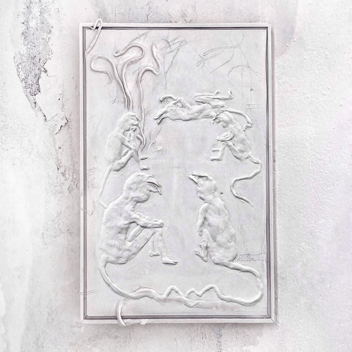 Iva Davidová: The Feeling Is Mutual, 2025, reliéfová maľba na dreve, 37x60 cm (foto: Šimon Kadlčák)