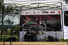 Z festivalu Kopanice bez hranice, 2019. Toto multižánrové sympózium s festivalom je organizované na Slovensku v obci Vrbovce od roku 2018. (foto: archív Jana Bednárová)