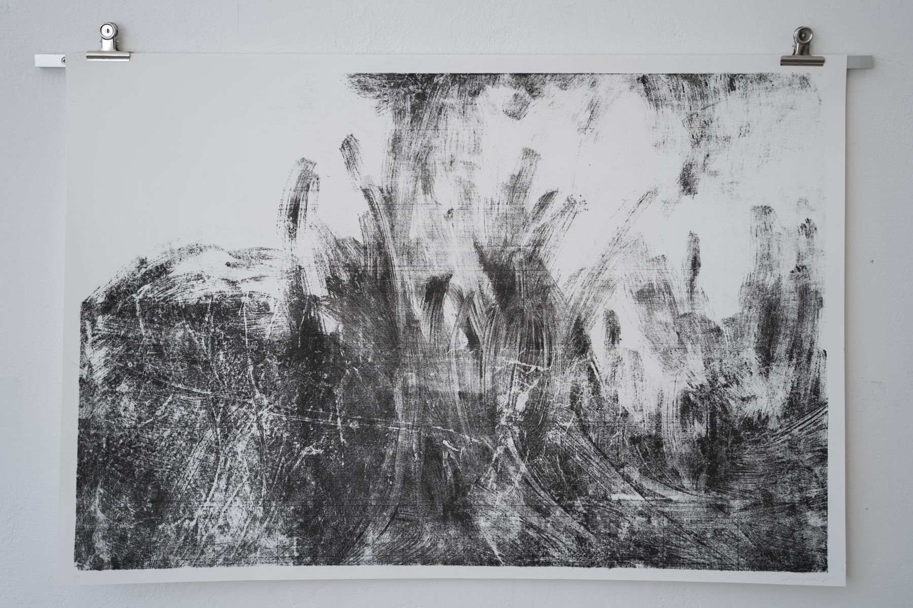 Jozefína Fujašová: zo série Tiché reči, 2025, litografia, 100x70 cm (foto: Rémi Rakeem Homan)