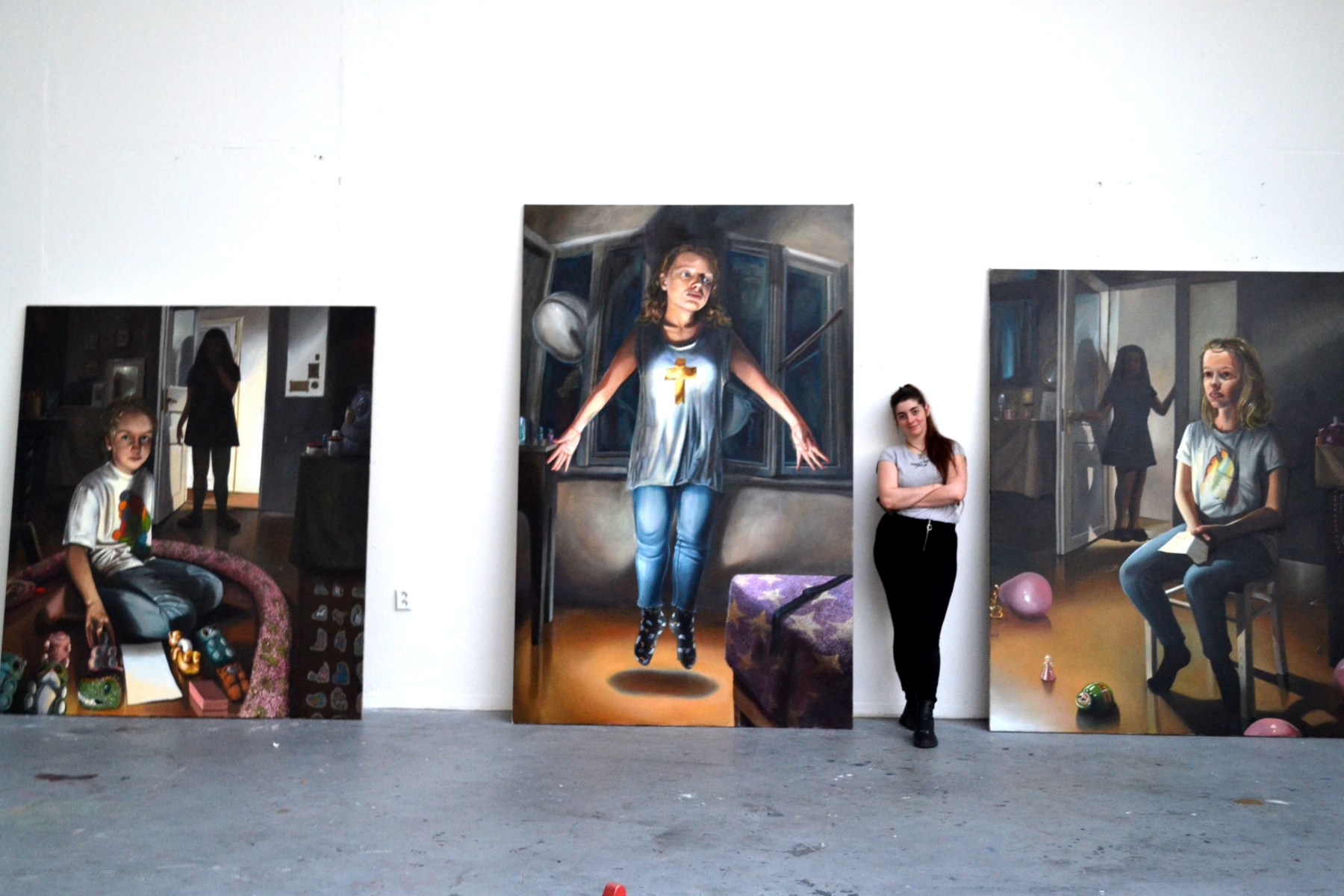 Klára Sedlo a jej triptych Rituály, 2020, Akademie výtvarných umění, Praha (foto: archív Klára Sedlo)