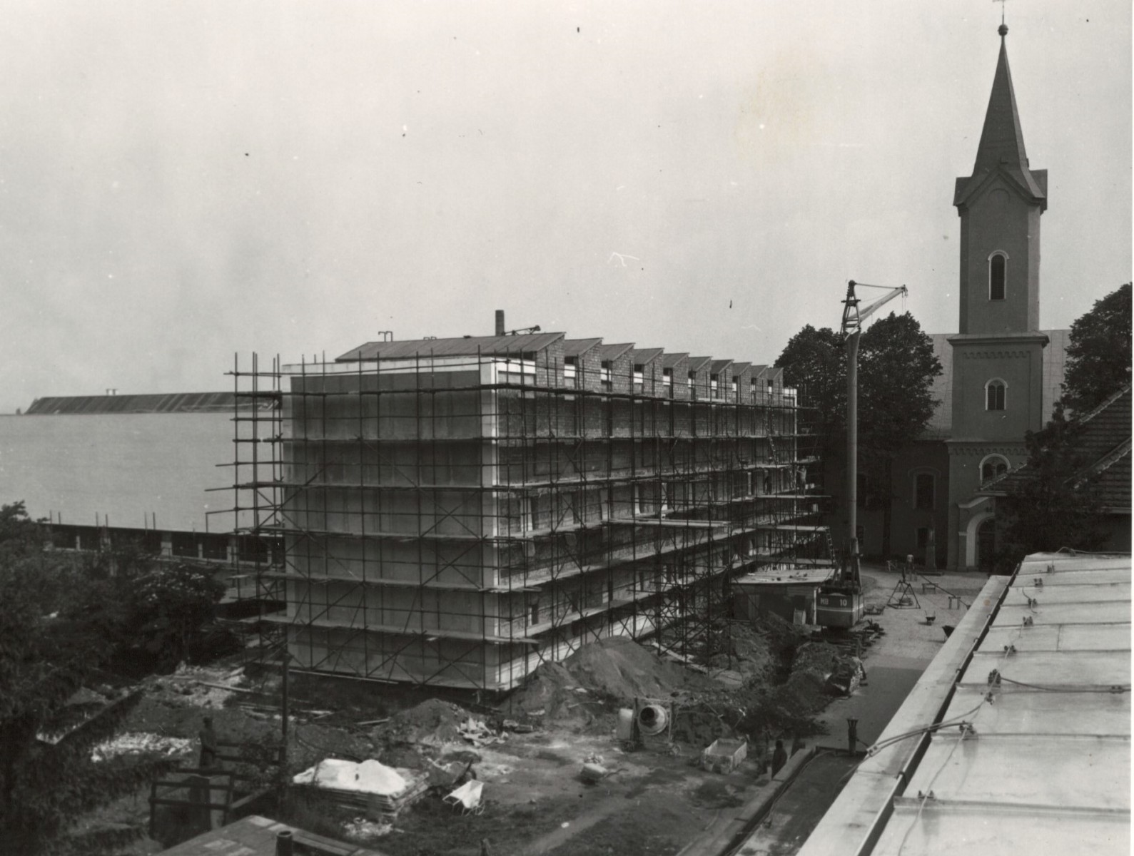 Budova Obrazárne P. M. Bohúňa v Liptovskom Mikuláši počas prestavby, 1977-1978 (foto: archív LGPMB)