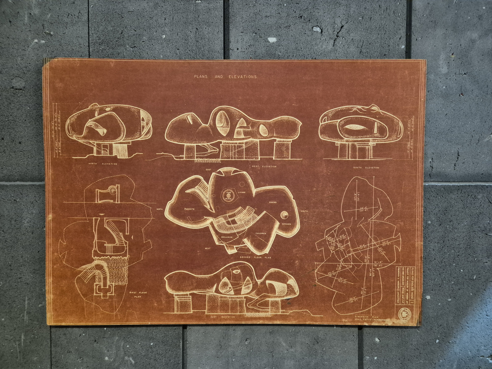 Friedrich Kiesler: Endless House, pôdorysy a nárysy, 1959, sépiový print na drevotrieskovej doske. (foto: KUNSTARTUM)