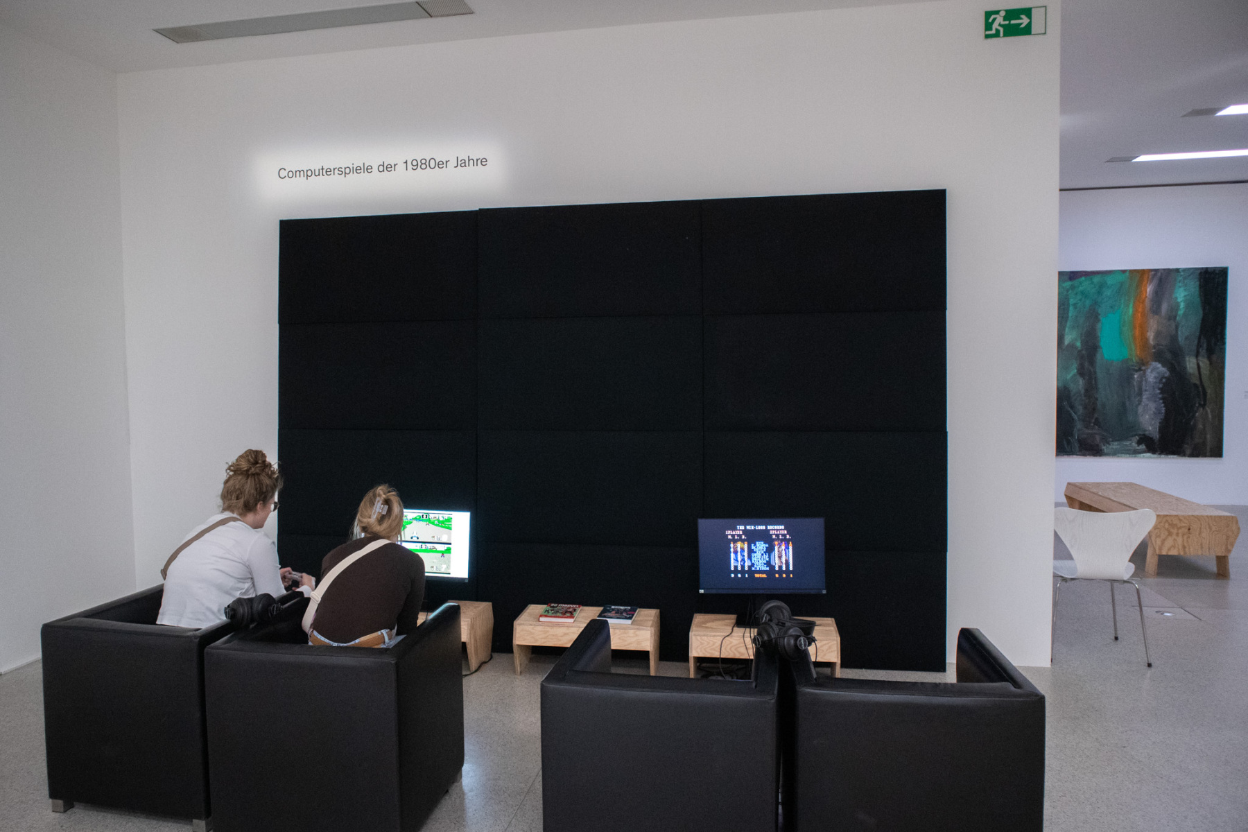 Z výstavy Nie endgültig! Das Museum im Wandel – časť venovaná hrám a hračkám z 80. rokov 20. storočia, 2026, MUMOK, Viedeň. (foto: KUNSTARTUM)