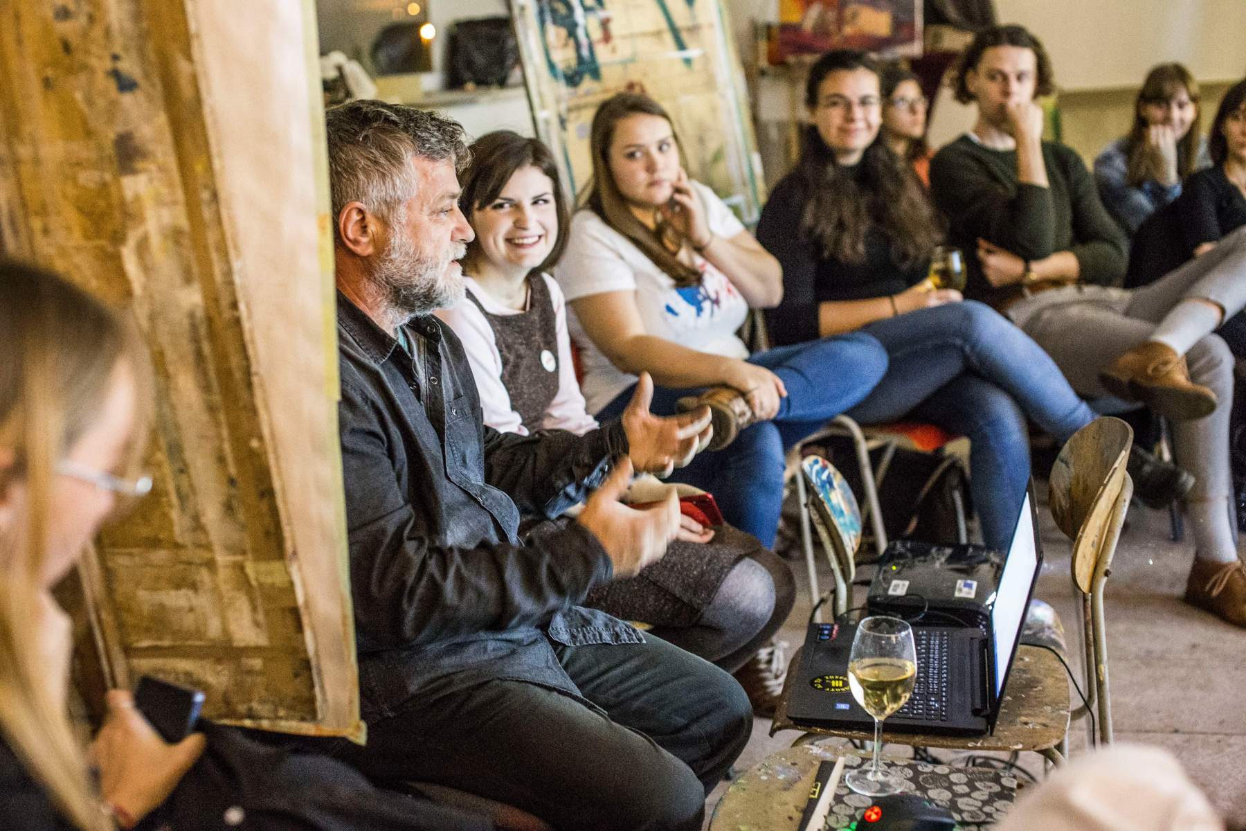 Diskusný formát Rozhovory s konceptuálnym multimediálnym umelcom Miroslavom Niczom (foto: Andrea Laková)