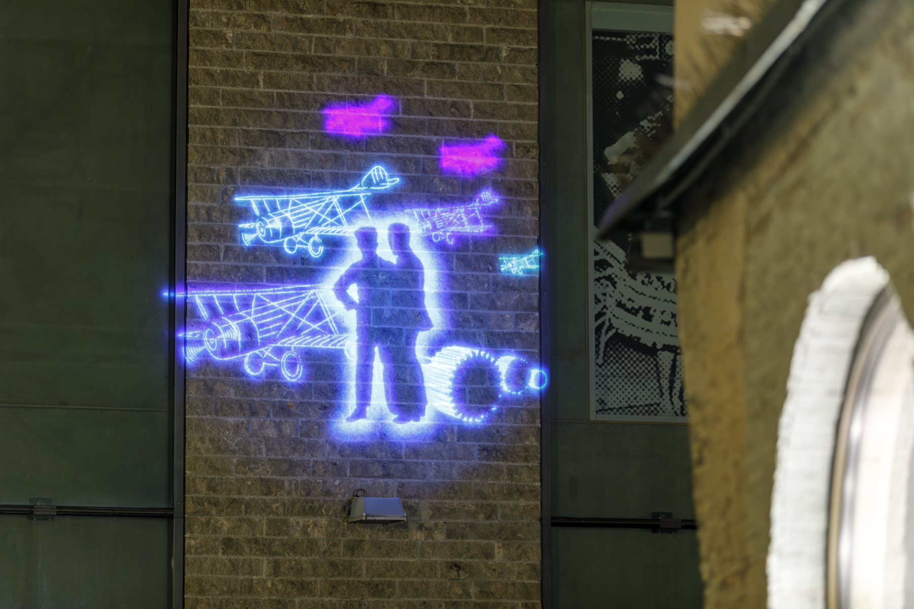Sophie Goyot: The Stardust Memory Project, 2024, svetelné projekcie, RE.LIGHT festival, Kapellengasse, Regensburg (foto: Stadt Regensburg, Bilddokumentation)