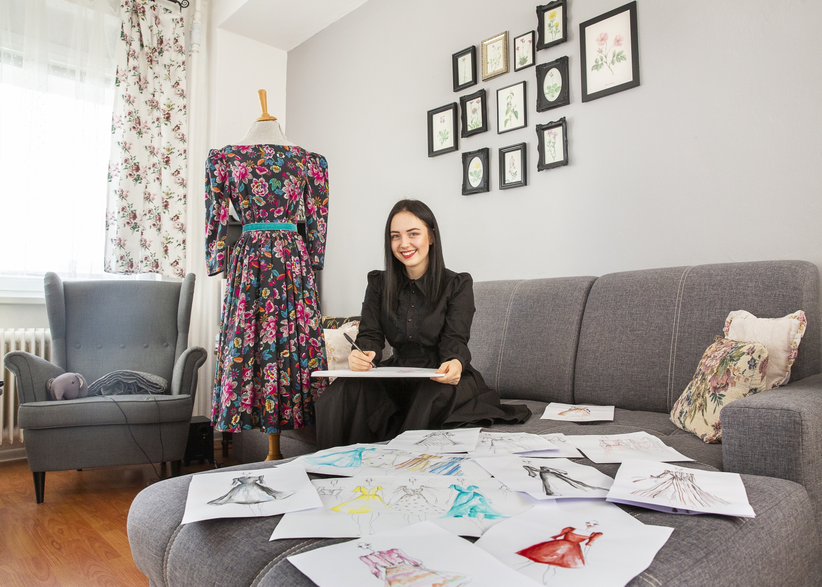 Veronika Miháliková – odevná dizajnérka tvoriaca pod značkou Vivien Mihalish, 2020 (foto: Maňo Strauch)