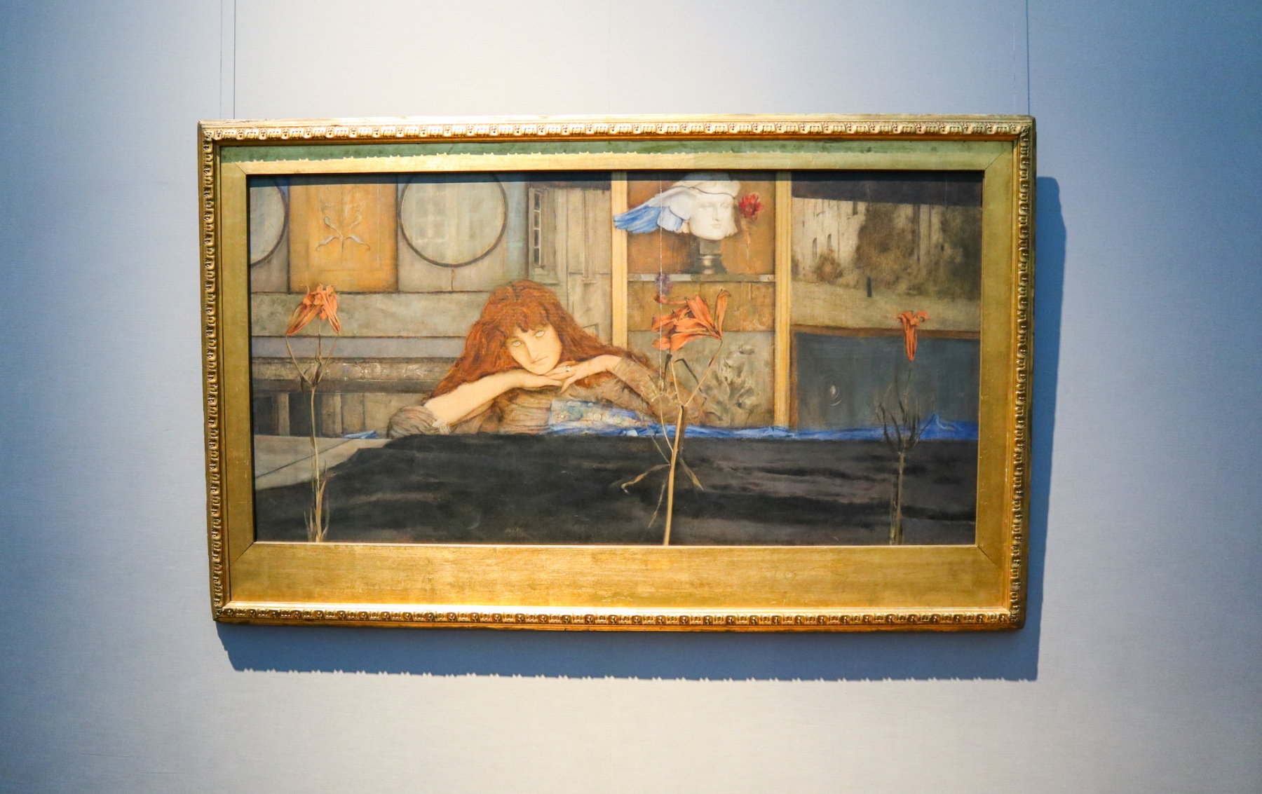 Fernand Khnopff, I lock my door upon myself, 1891, Bavorská štátna zbierka malieb, Nová Pinakotéka, Mníchov, Nemecko (foto: KUNSTARTUM)