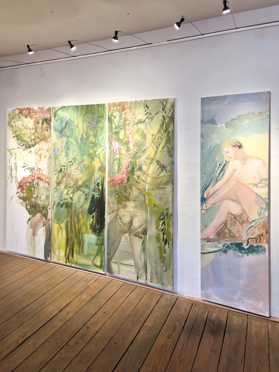 Diela zľava: Jana Farmanová: Liečenie jarou, 2026, olej na plátne, 200x240 cm; Echo z 18. storočia II, 2026, olej na plátne, 80x200 cm (foto: KUNSTARTUM)