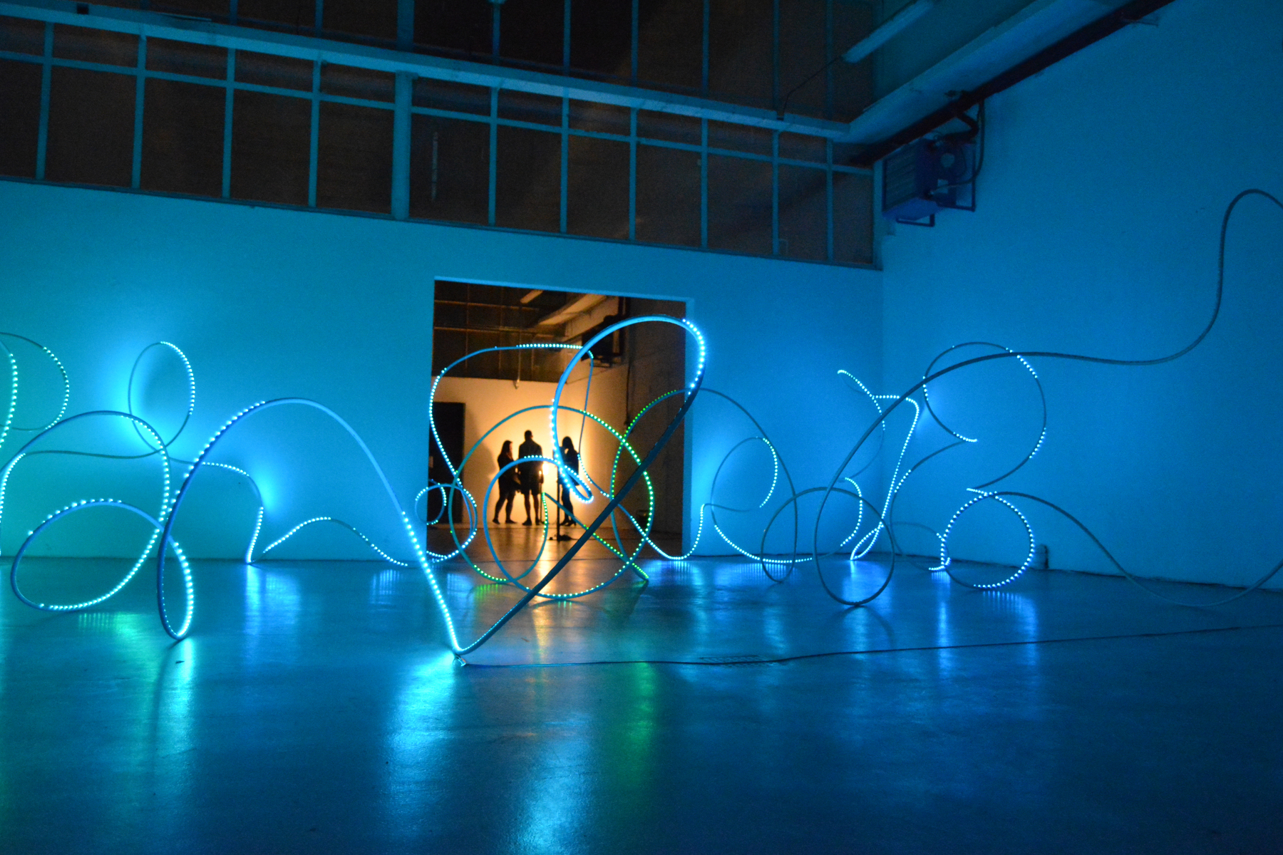 Z výstavy Zuzany Bartošovej: Syntézy Luminance, 2019, Industra, Brno, Česko (foto: archív Zuzana Bartošová)